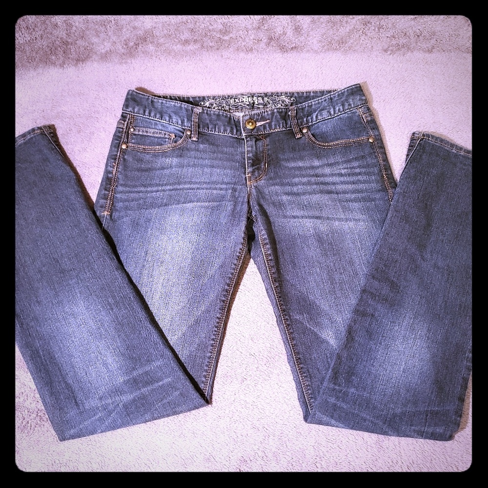 **SALE** Express Jeans Barely Boot Size 6r
